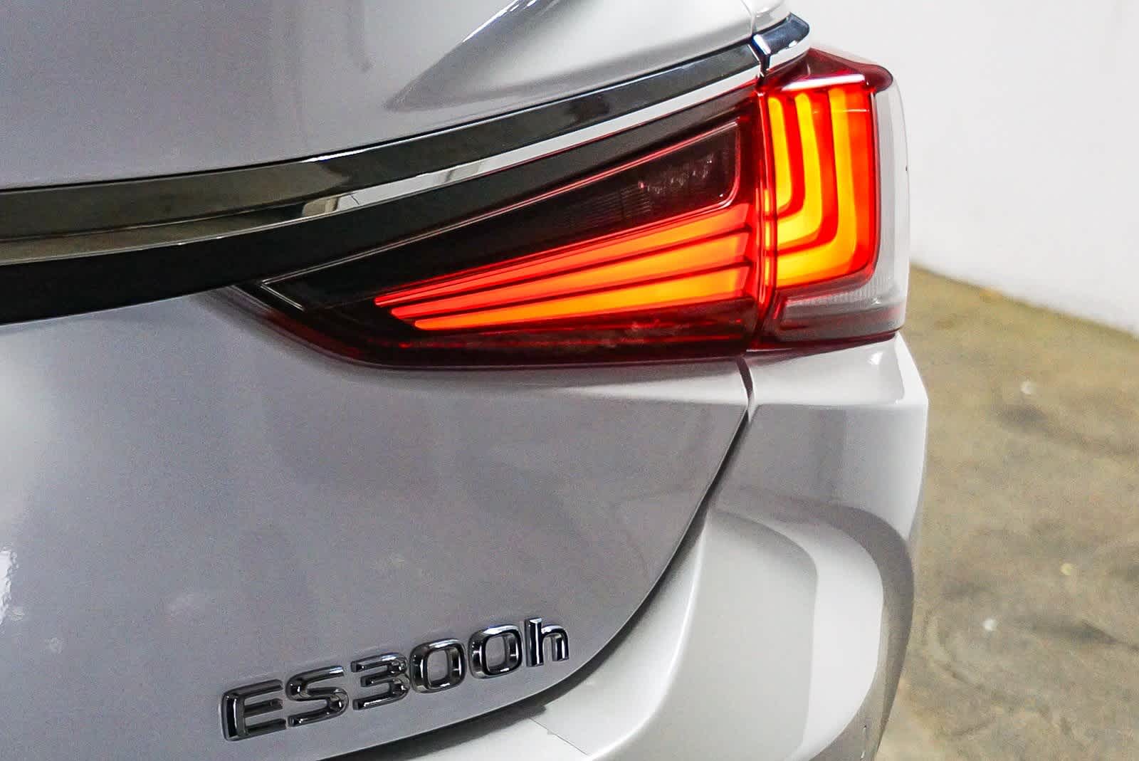 2024 Lexus ES ES 300h