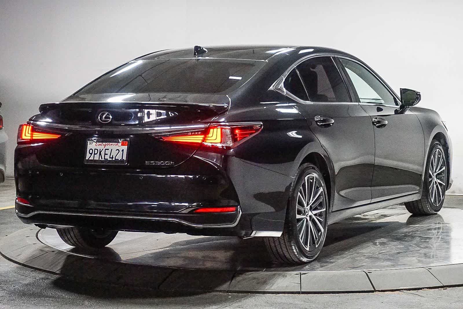 2025 Lexus ES 300h ES 300h