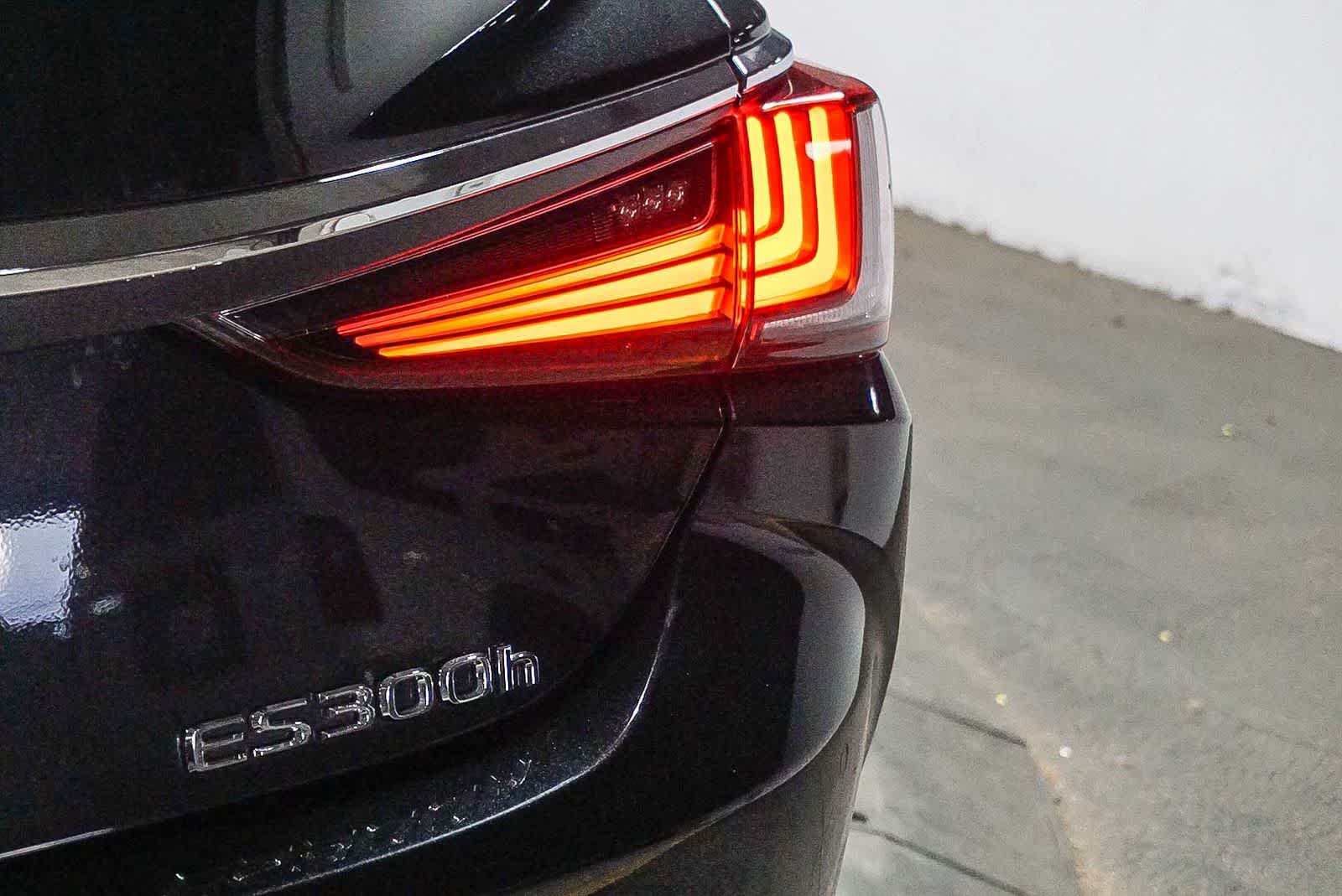 2025 Lexus ES 300h ES 300h