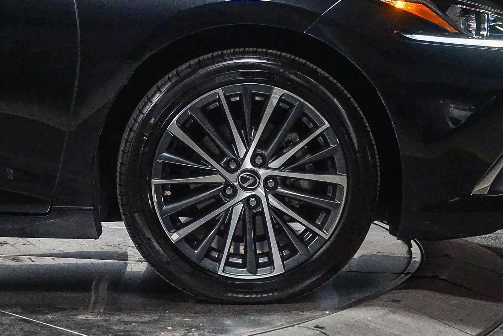 2025 Lexus ES 300h ES 300h