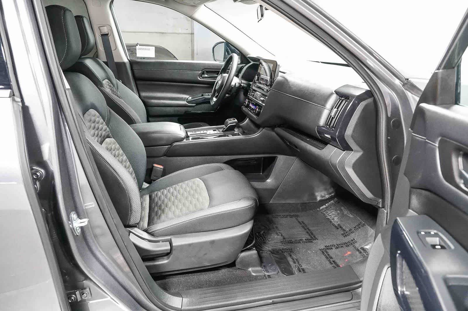 2024 Nissan Pathfinder S