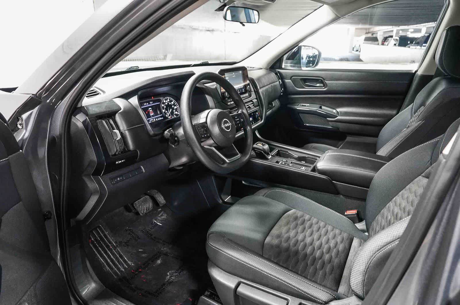 2024 Nissan Pathfinder S