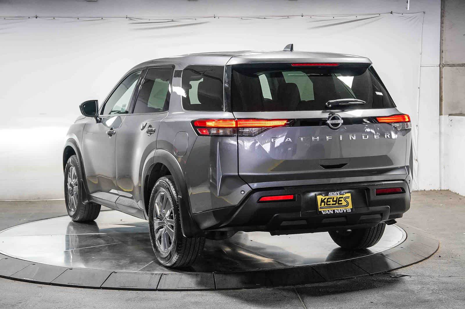2024 Nissan Pathfinder S