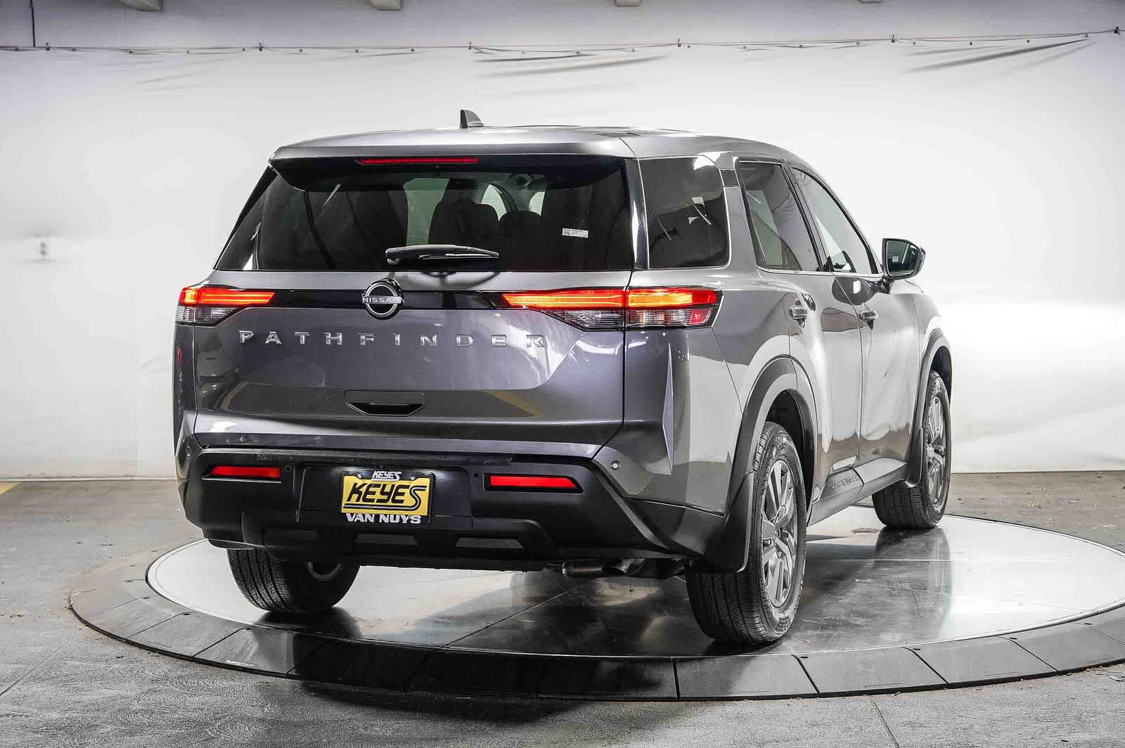 2024 Nissan Pathfinder S