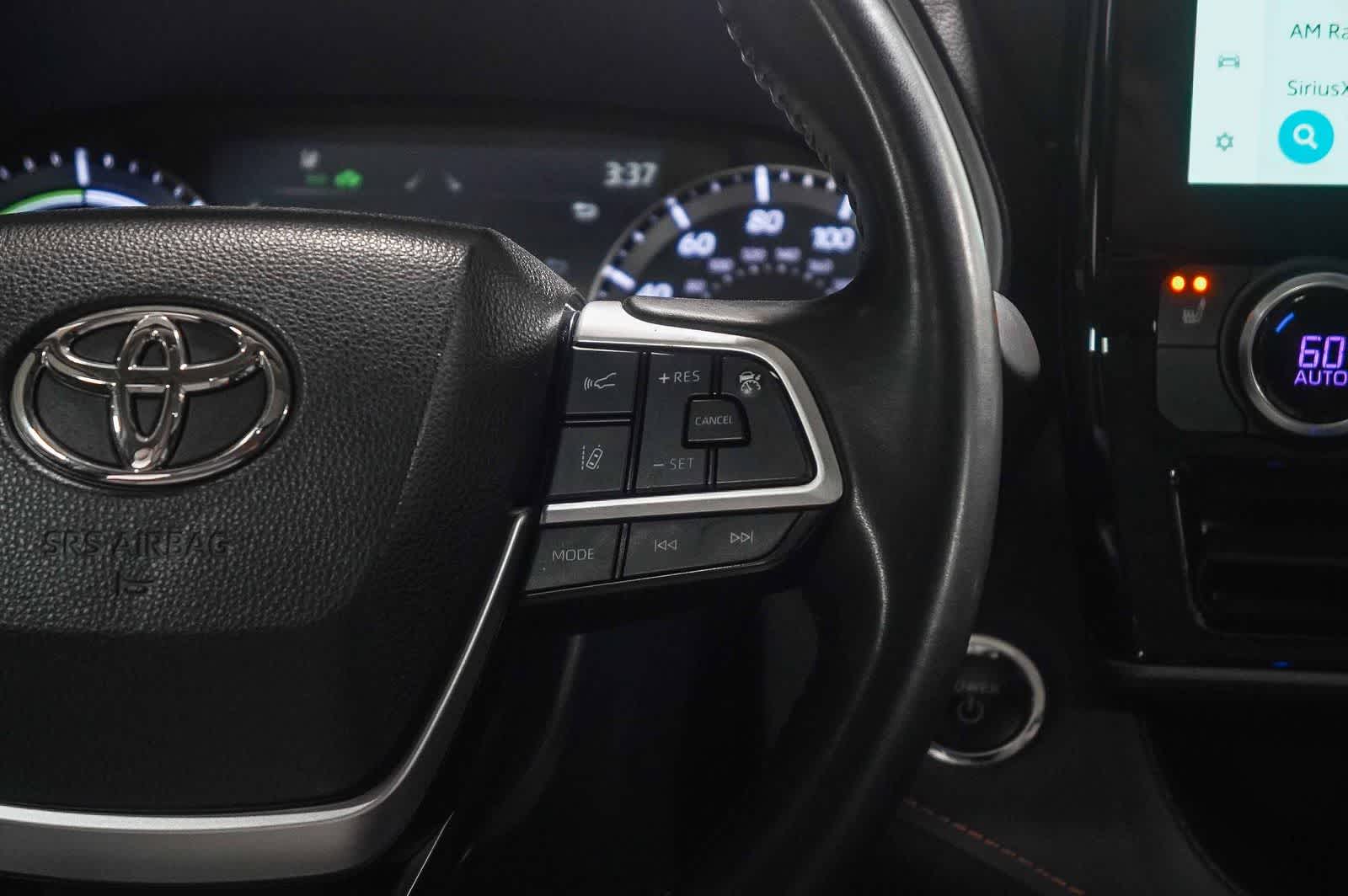 2023 Toyota Highlander Hybrid Bronze Edition
