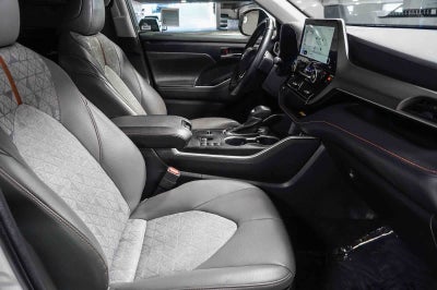 2023 Toyota Highlander Hybrid Bronze Edition