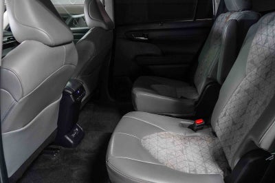 2023 Toyota Highlander Hybrid Bronze Edition