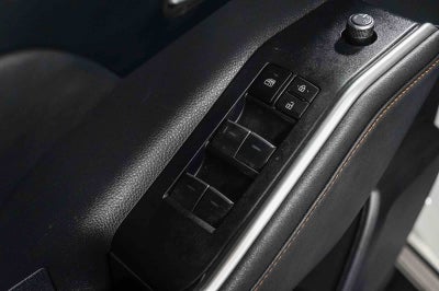 2023 Toyota Highlander Hybrid Bronze Edition
