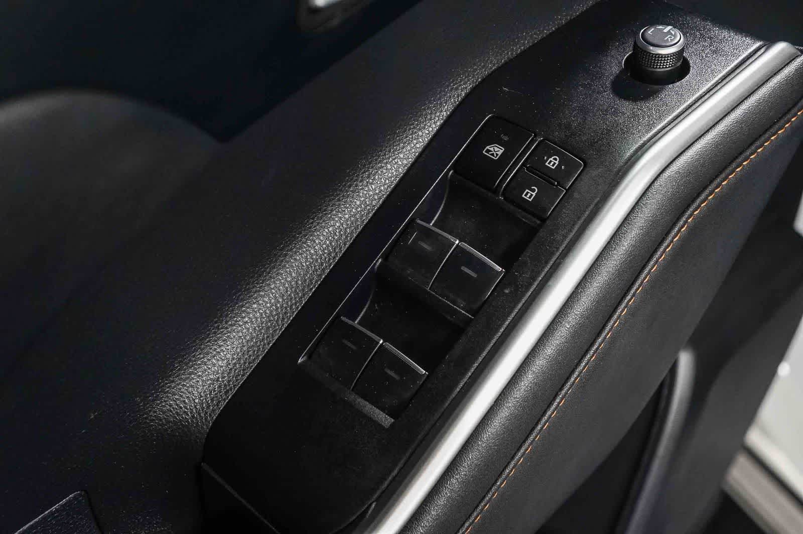 2023 Toyota Highlander Hybrid Bronze Edition