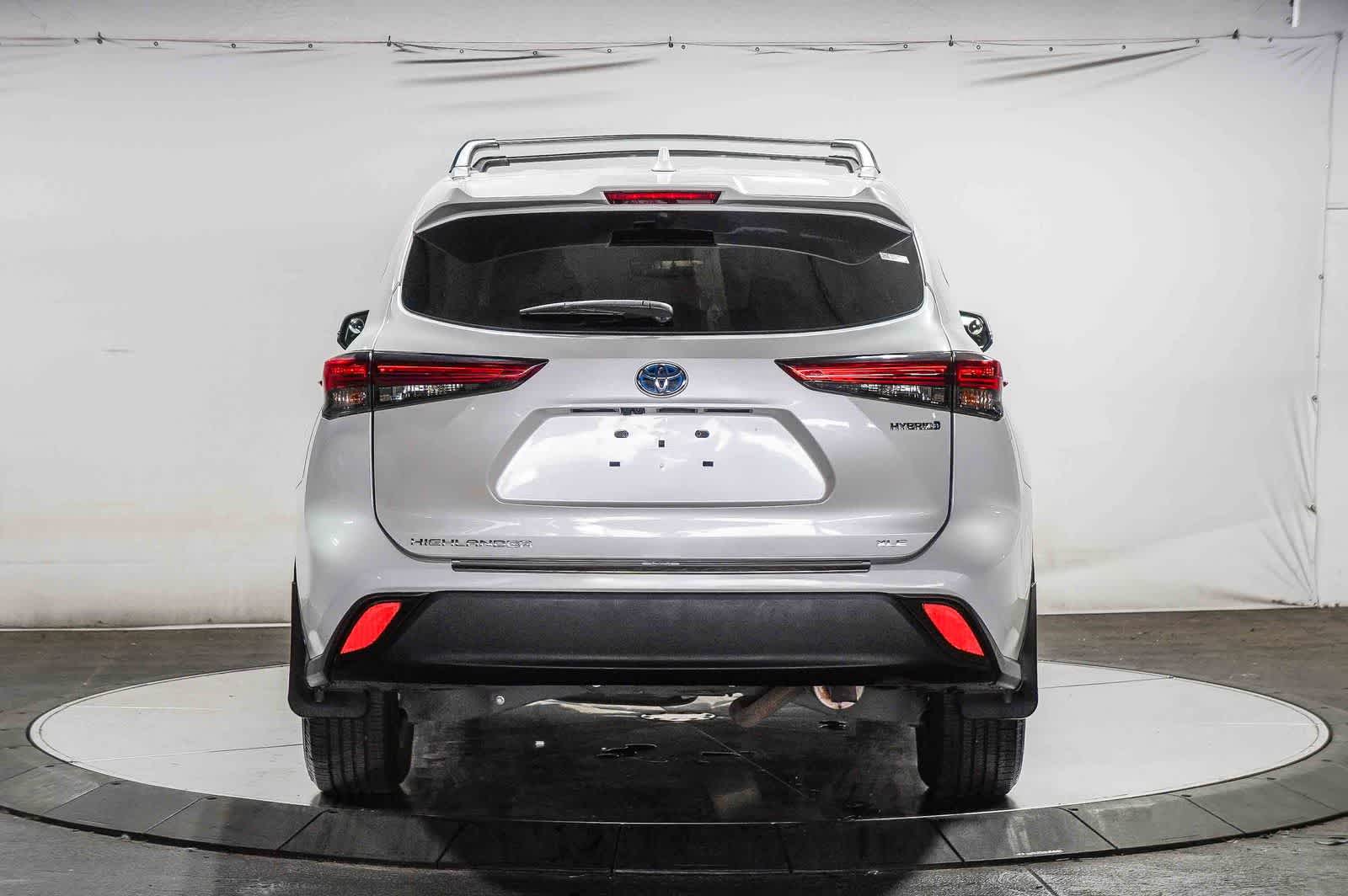 2023 Toyota Highlander Hybrid Bronze Edition