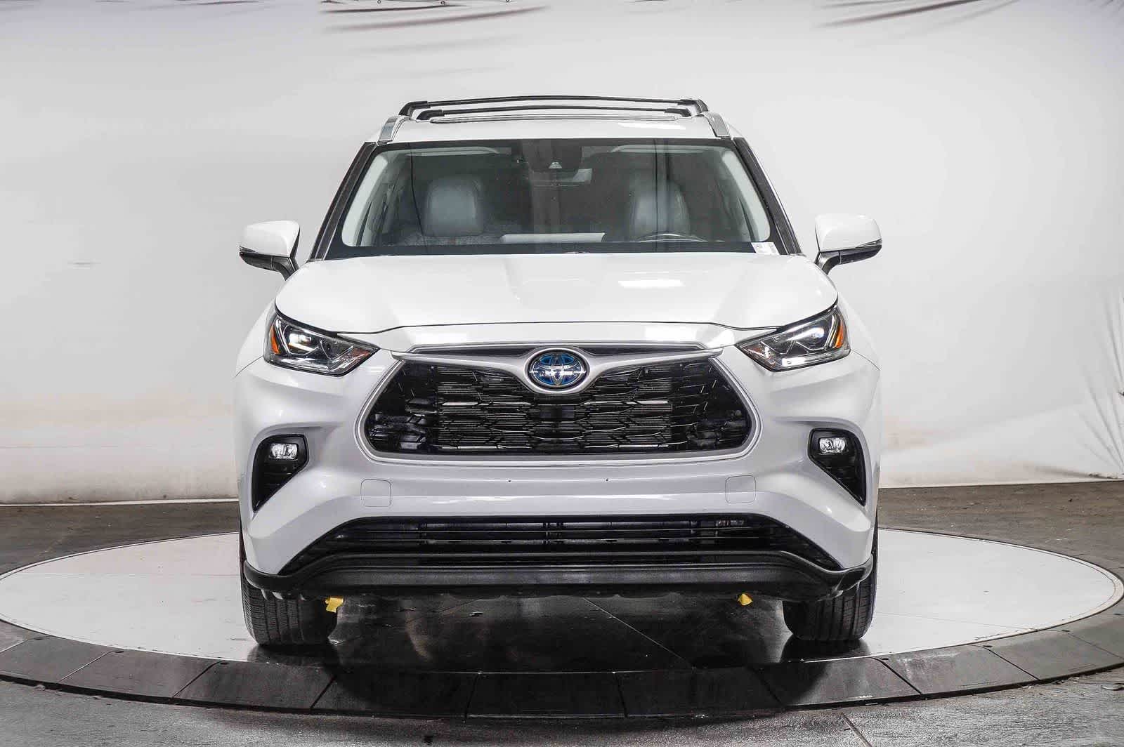 2023 Toyota Highlander Hybrid Bronze Edition