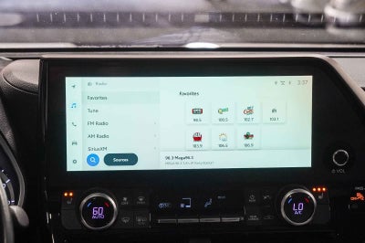 2023 Toyota Highlander Hybrid Bronze Edition