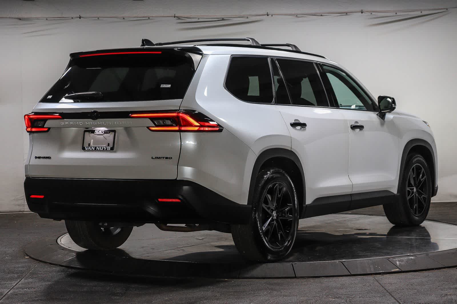 2025 Toyota Grand Highlander Hybrid Nightshade Edition