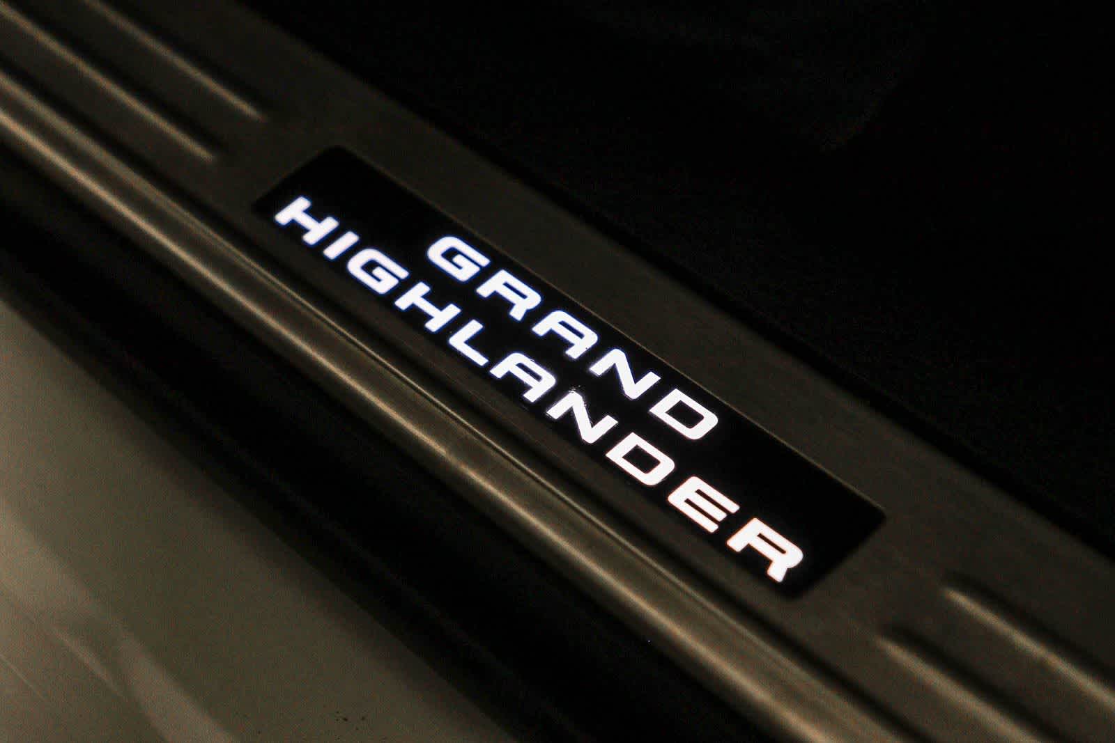 2025 Toyota Grand Highlander Hybrid XLE