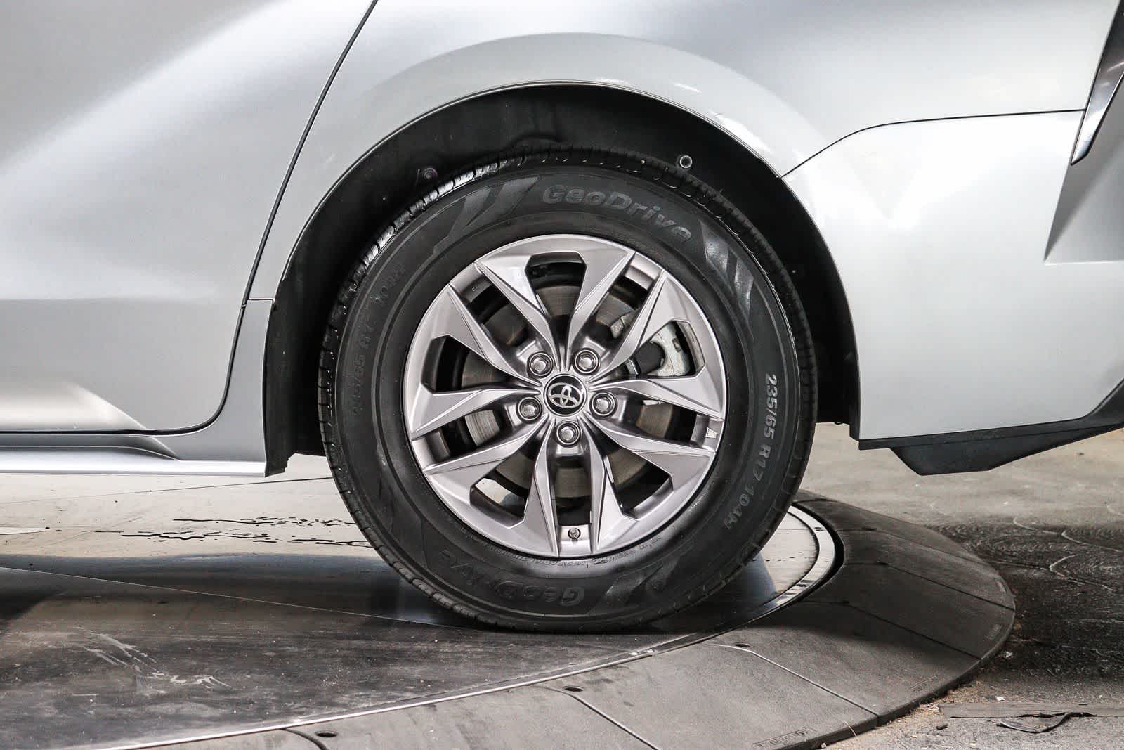 2021 Toyota Sienna LE