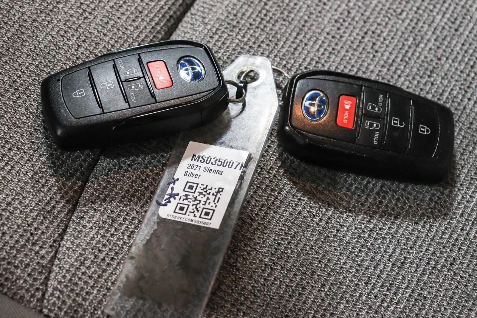 2021 Toyota Sienna LE