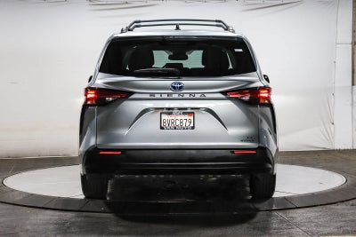 2021 Toyota Sienna LE