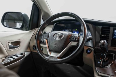 2016 Toyota Sienna XLE