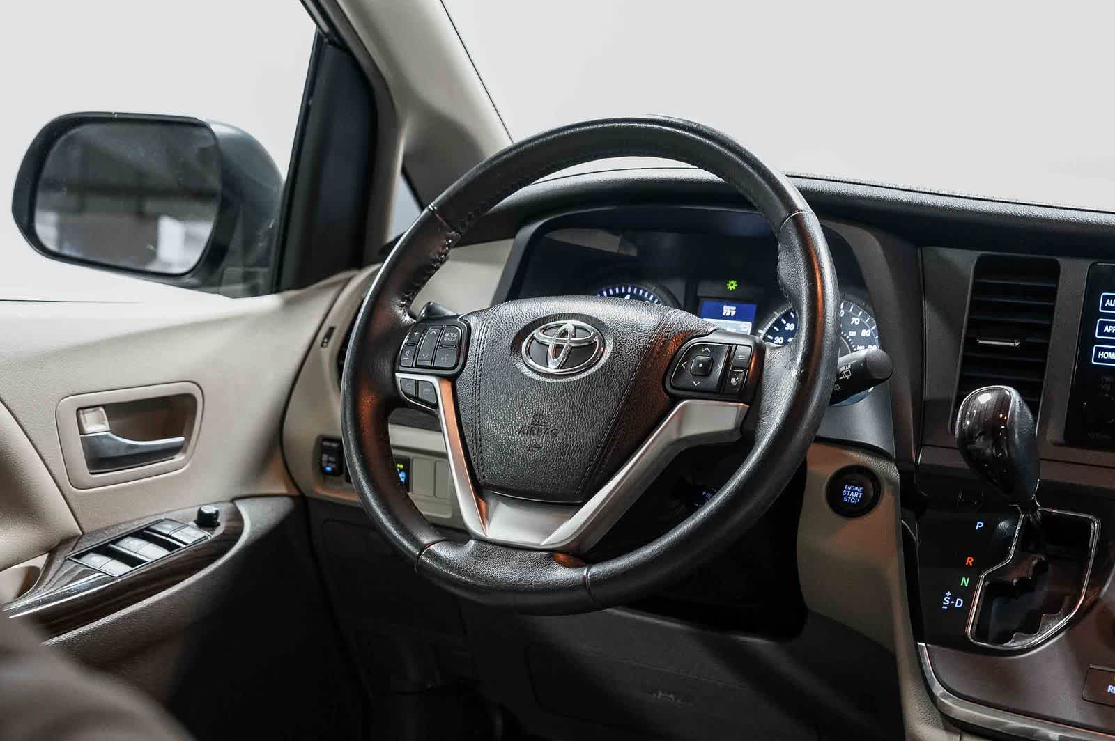 2016 Toyota Sienna XLE