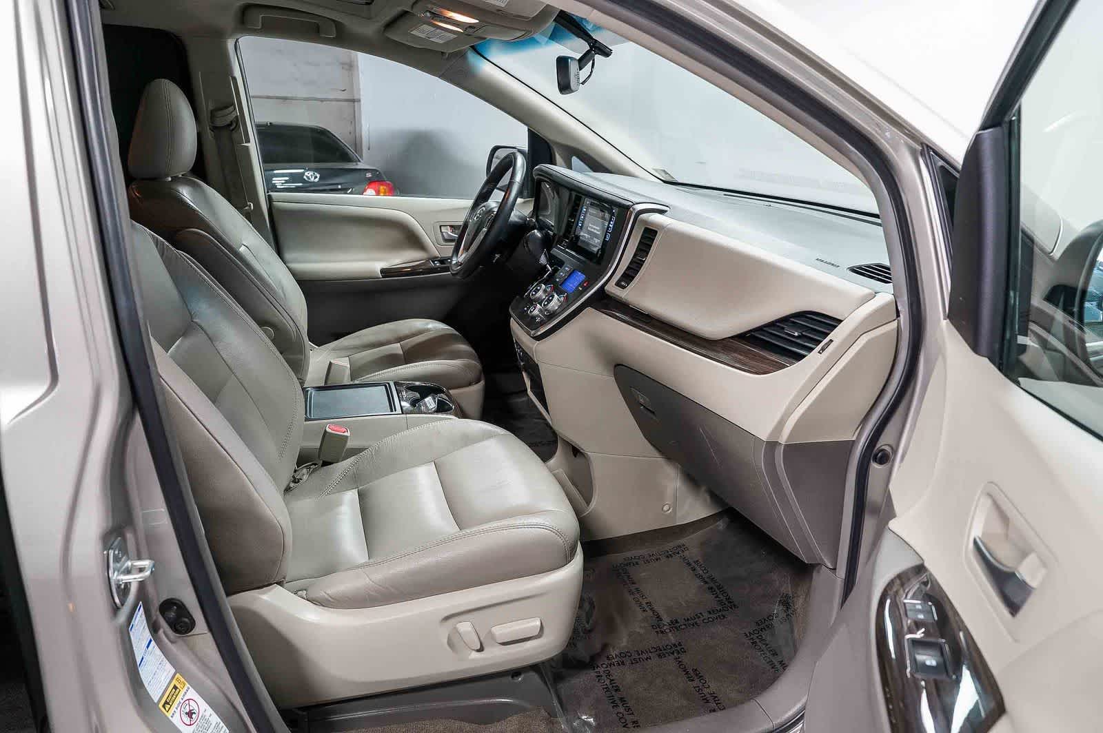 2016 Toyota Sienna XLE