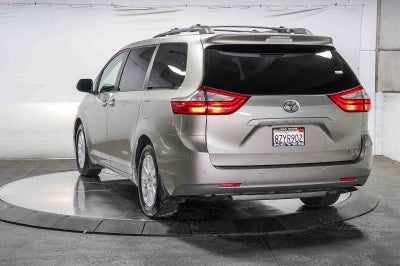 2016 Toyota Sienna XLE