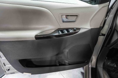 2016 Toyota Sienna XLE