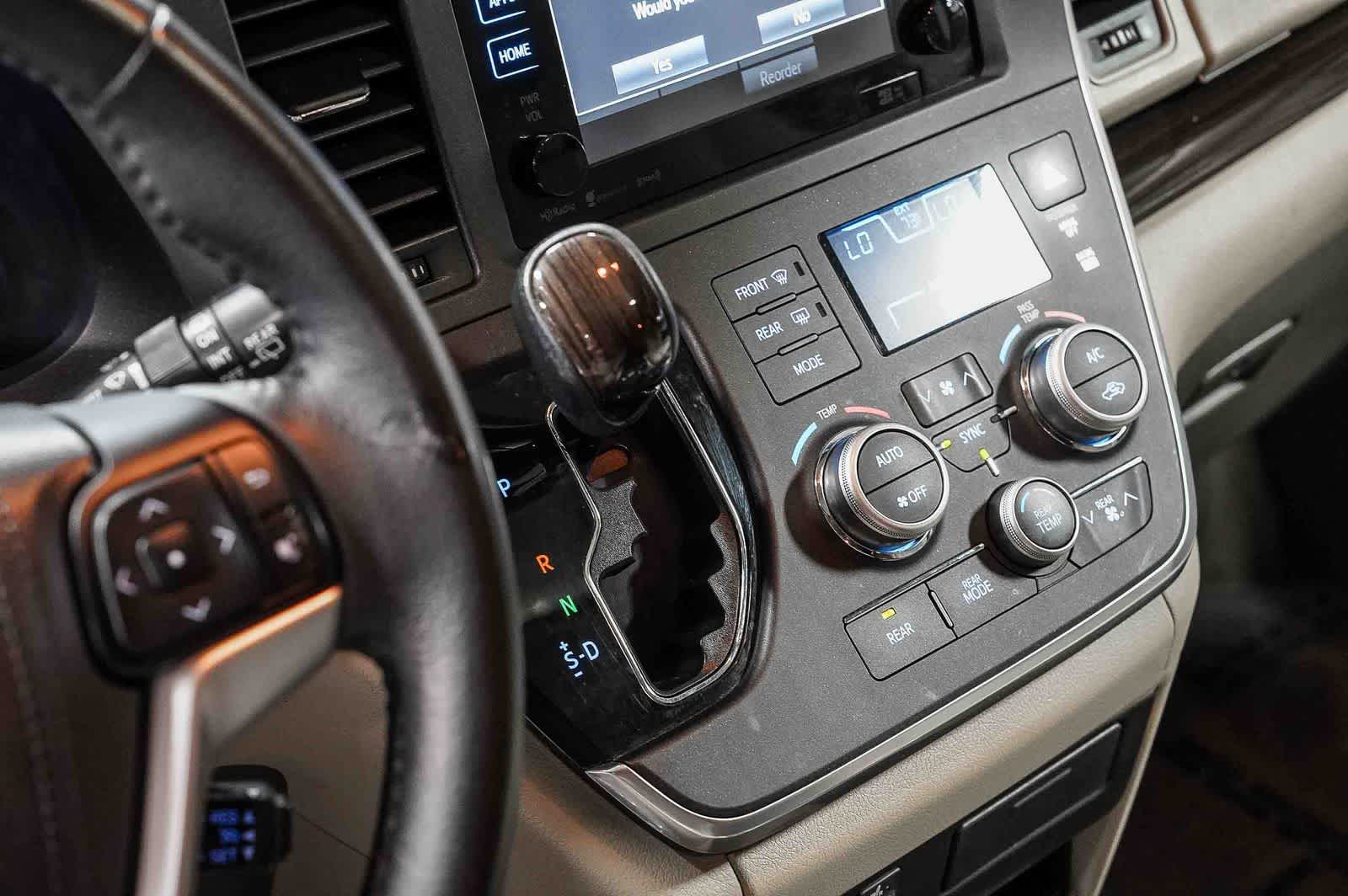 2016 Toyota Sienna XLE