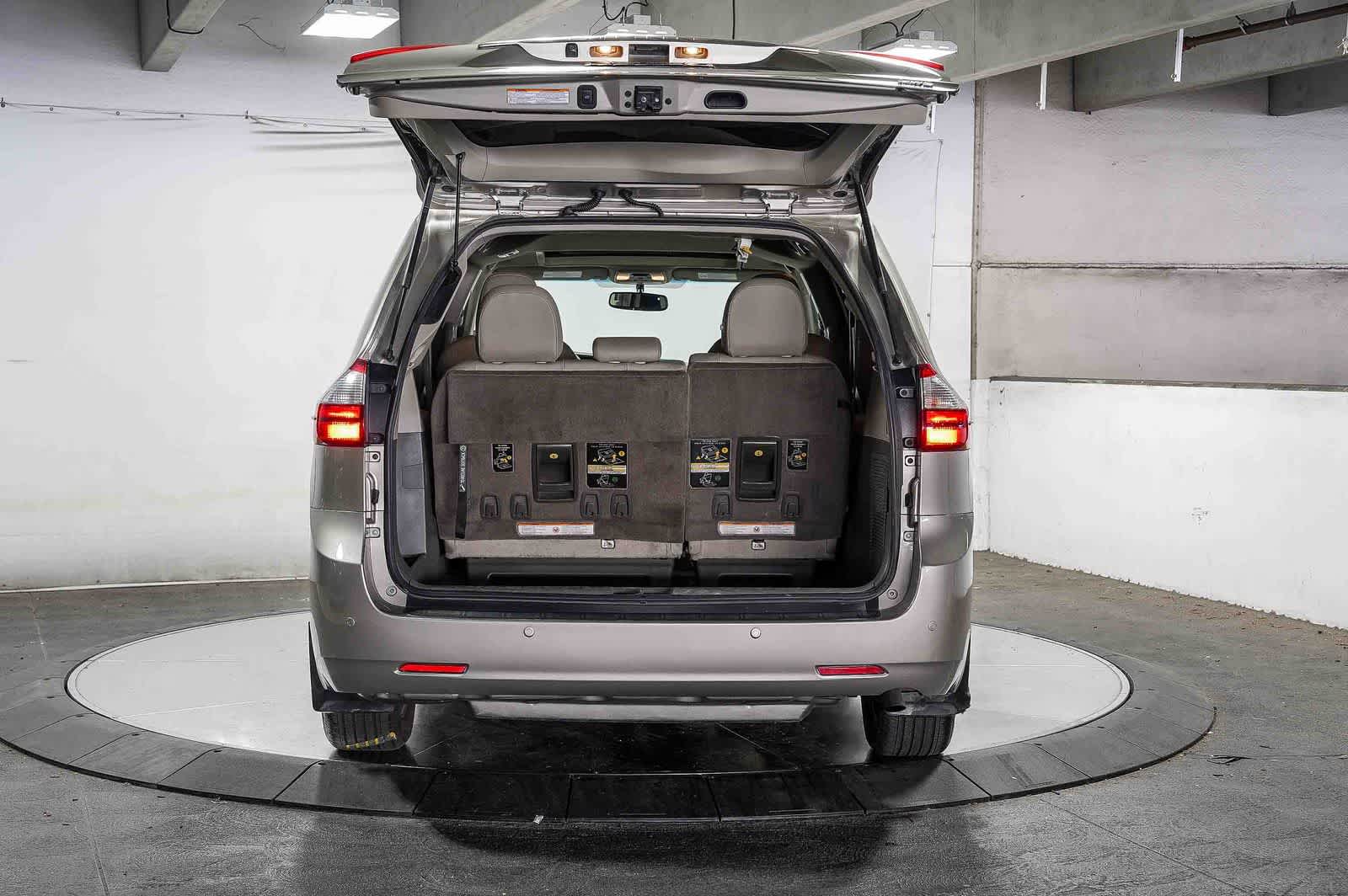 2016 Toyota Sienna XLE