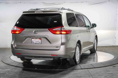 2016 Toyota Sienna XLE