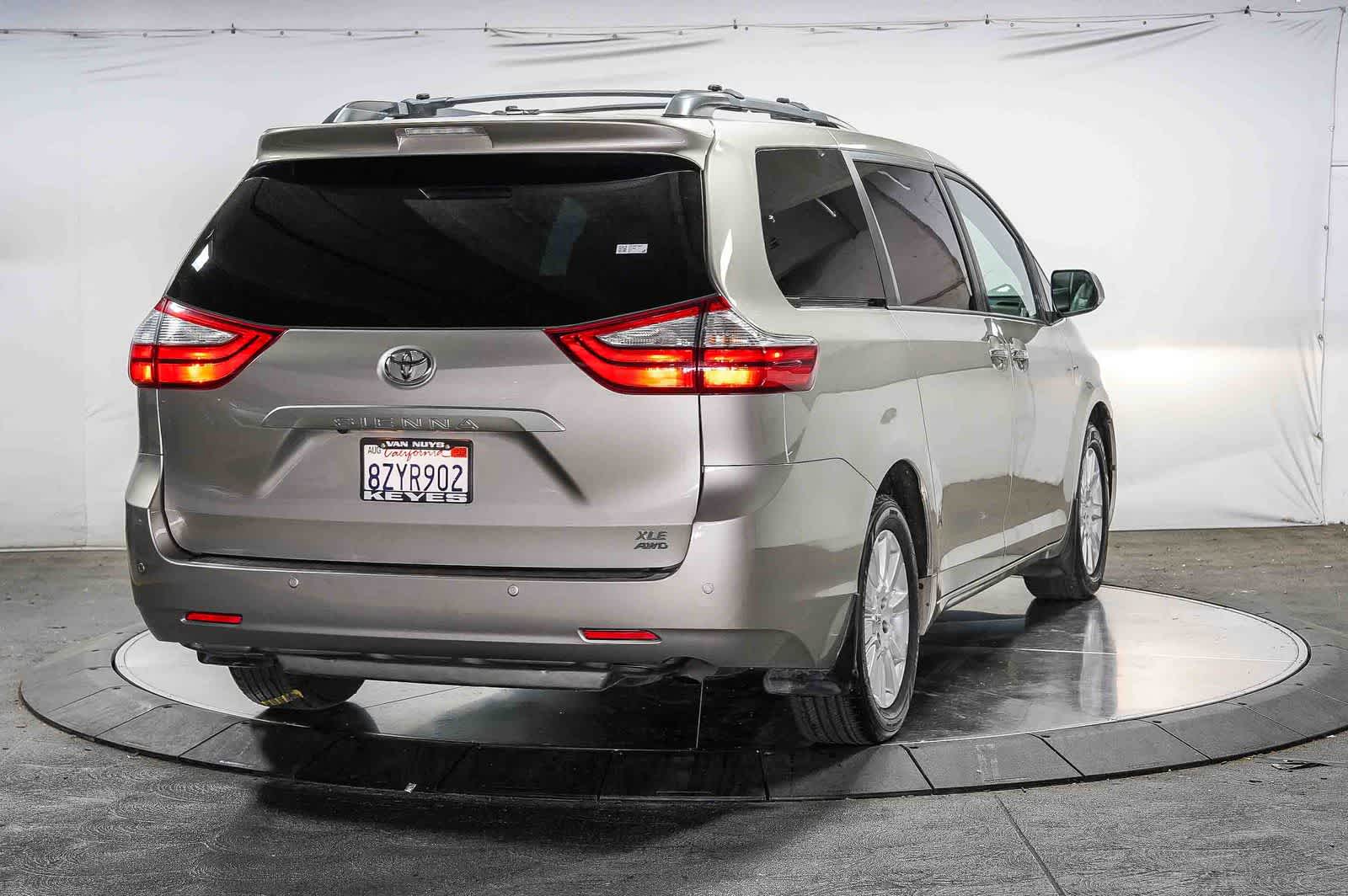 2016 Toyota Sienna XLE