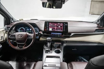 2023 Toyota Sienna Platinum