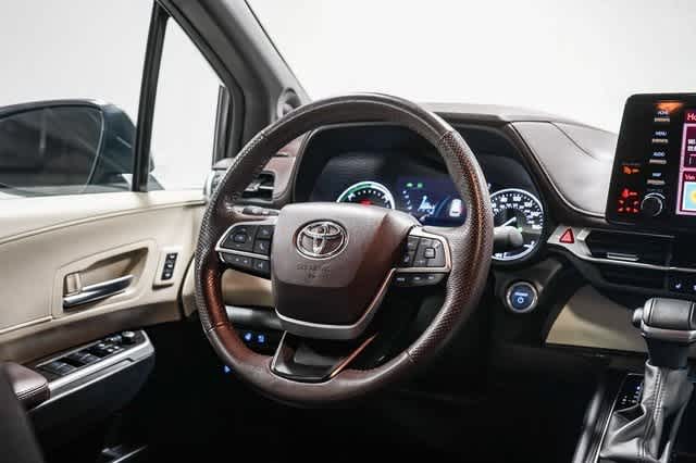 2023 Toyota Sienna Platinum
