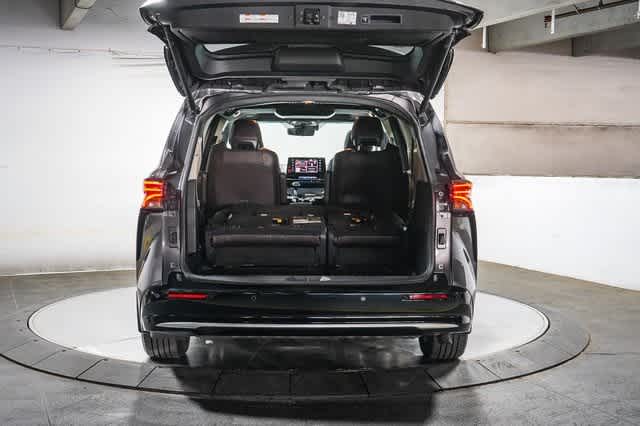 2023 Toyota Sienna Platinum