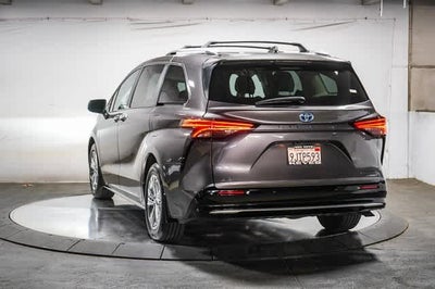 2023 Toyota Sienna Platinum