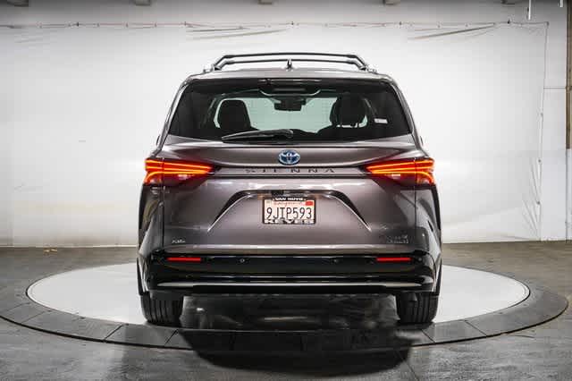 2023 Toyota Sienna Platinum