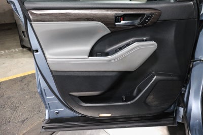 2022 Toyota Highlander Platinum