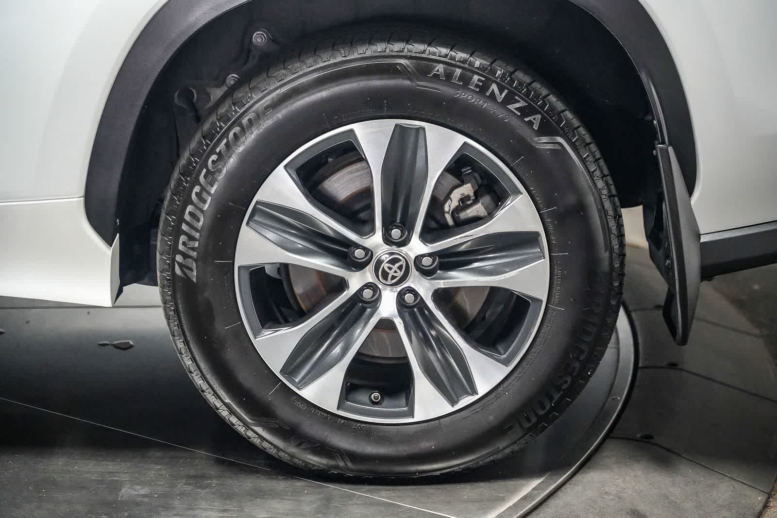 2022 Toyota Highlander Hybrid XLE
