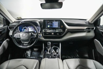 2022 Toyota Highlander Hybrid XLE