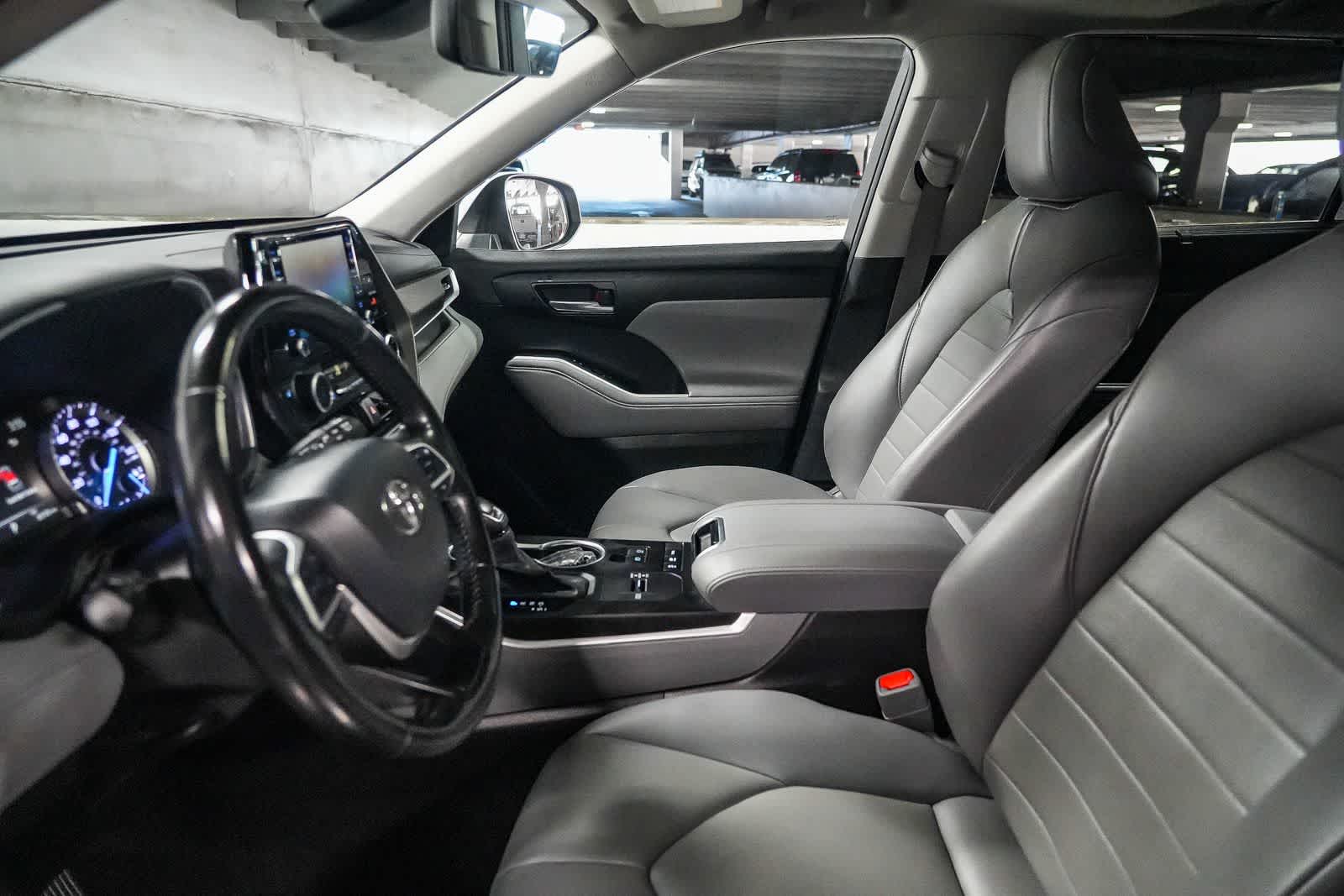 2022 Toyota Highlander Hybrid XLE