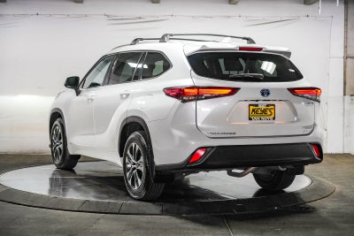 2022 Toyota Highlander Hybrid XLE