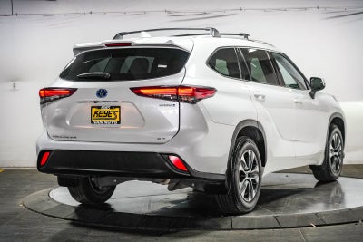 2022 Toyota Highlander Hybrid XLE