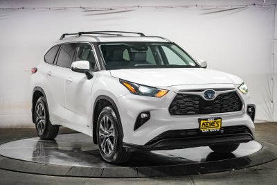 2022 Toyota Highlander Hybrid XLE