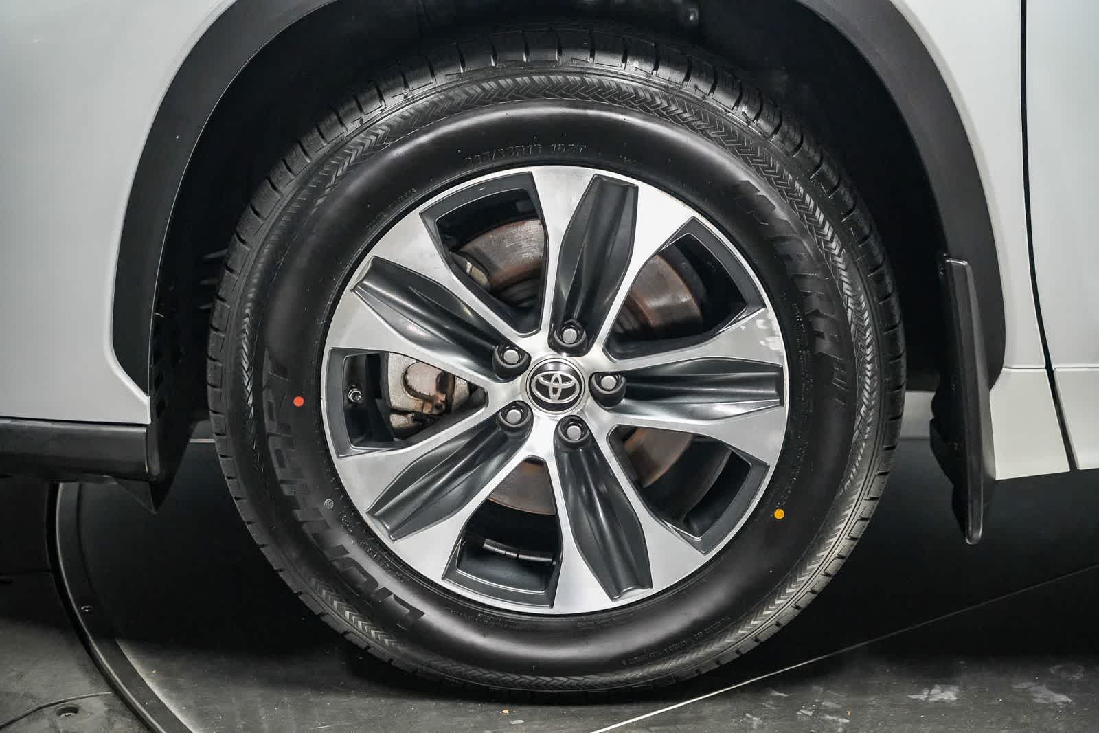 2022 Toyota Highlander Hybrid XLE