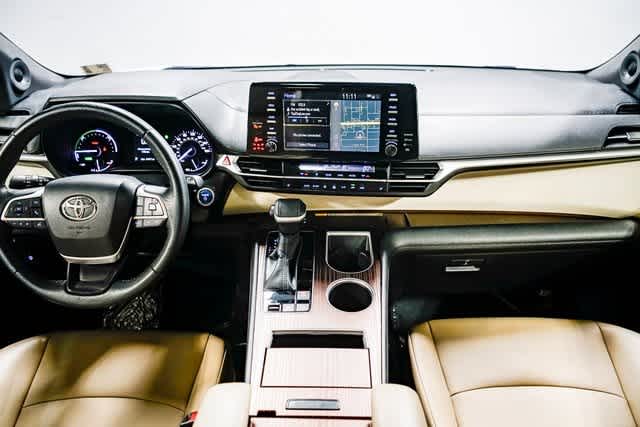2022 Toyota Sienna XLE