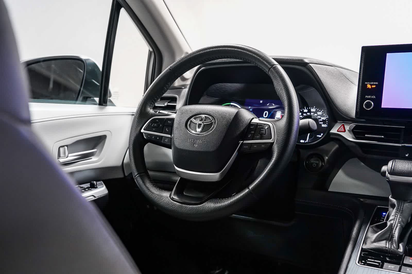 2025 Toyota Sienna XLE