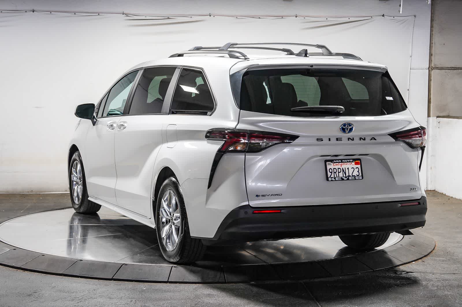 2025 Toyota Sienna XLE