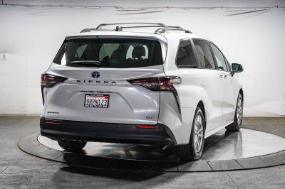 2025 Toyota Sienna XLE