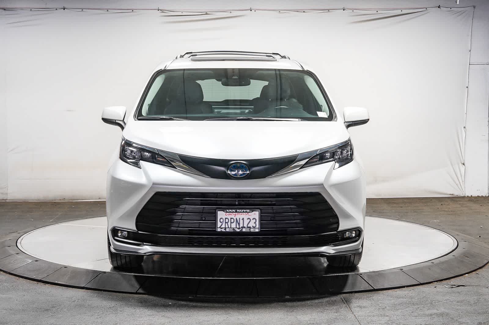 2025 Toyota Sienna XLE