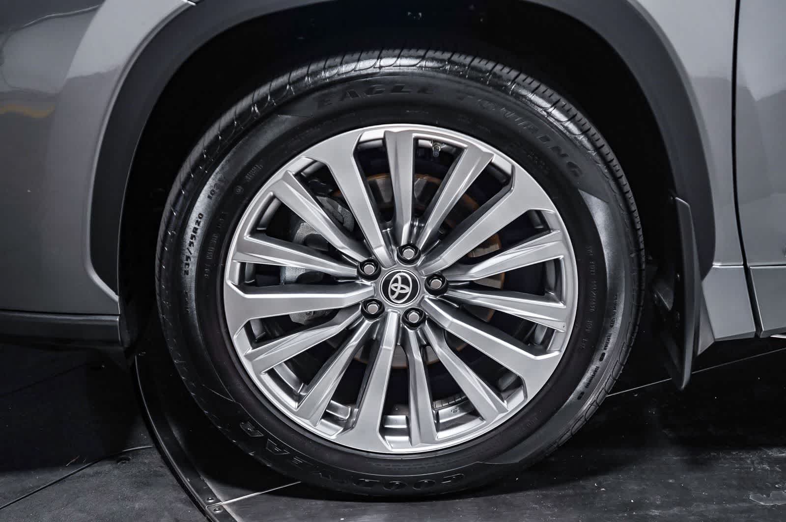 2025 Toyota Highlander Hybrid Limited 25th Edition