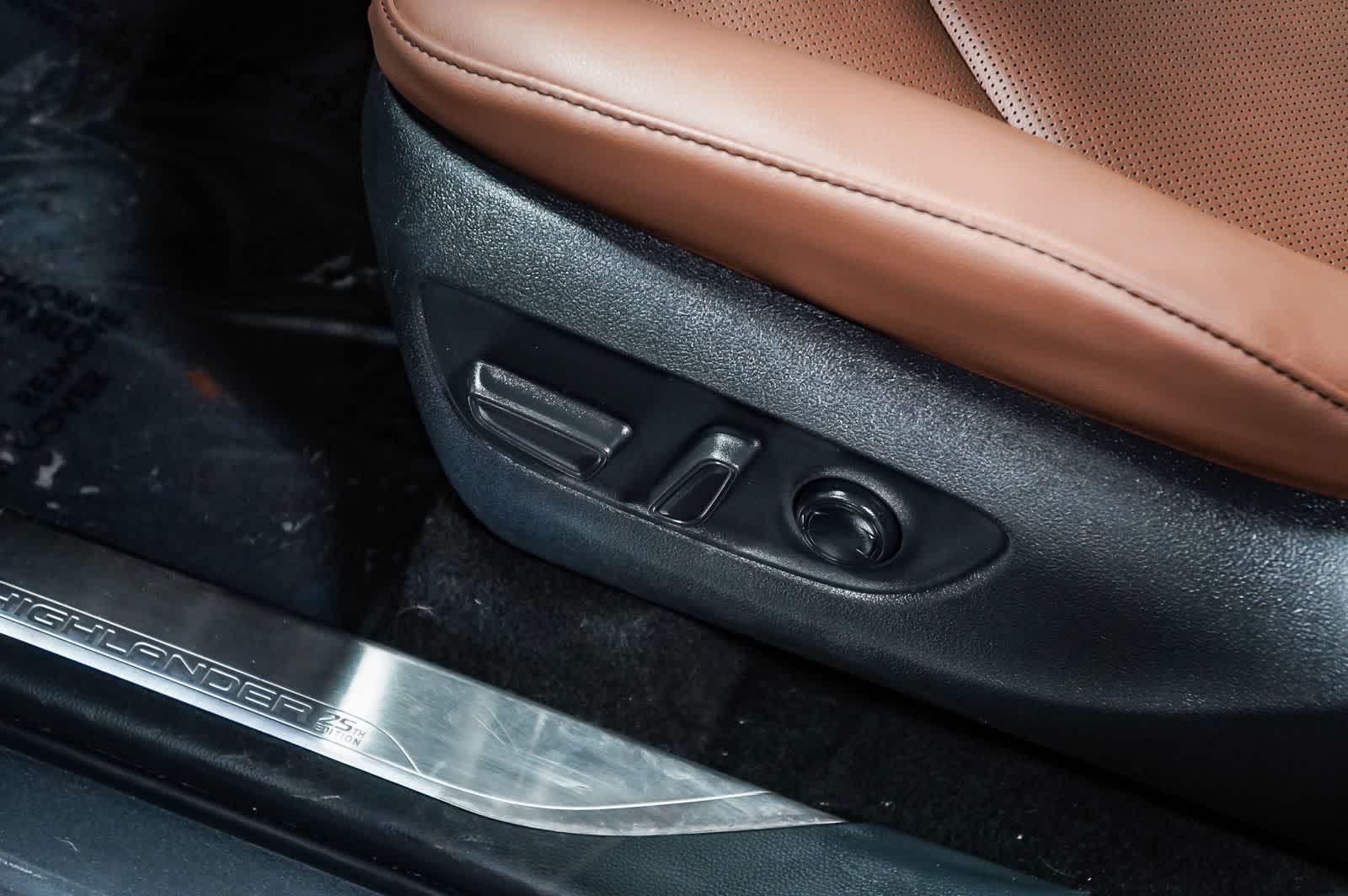2025 Toyota Highlander Hybrid Limited 25th Edition